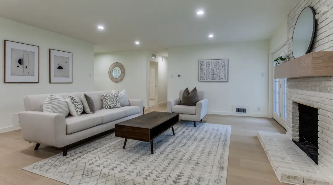 1409 Navarro after renovation, photo 3