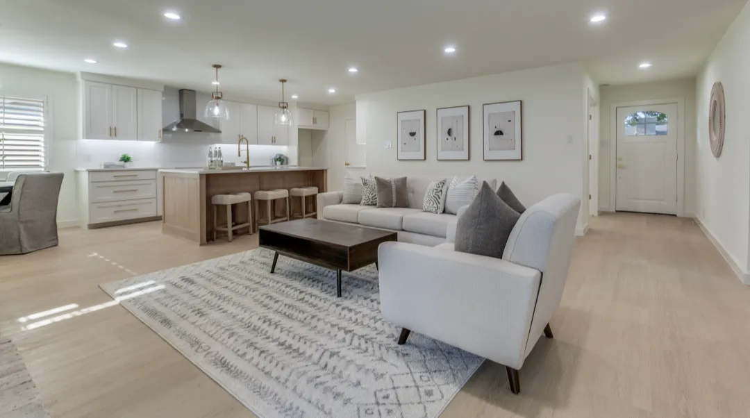 1409 Navarro after renovation, photo 4