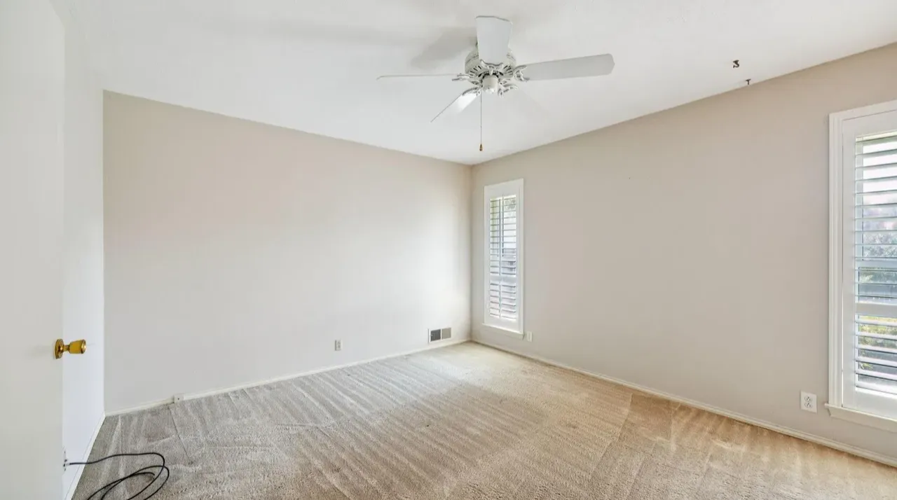 1409 Navarro before renovation, photo 13
