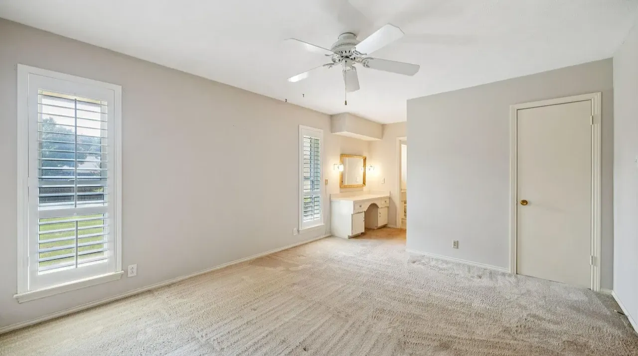 1409 Navarro before renovation, photo 8